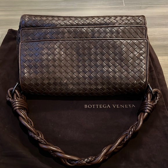 Bottega Veneta intrecciato leather shoulder bag dark brown, suede lining. - Picture 6 of 16